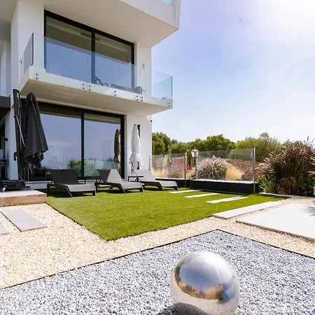 Luxury Tomillo